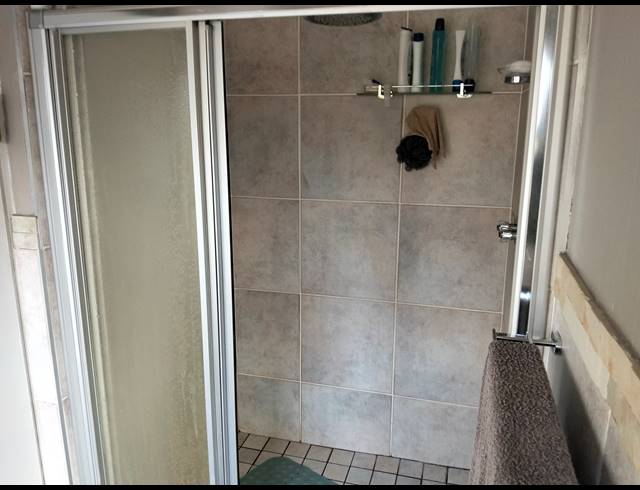 6 BEDROOM HOUSE FOR SALE IN UVONGO